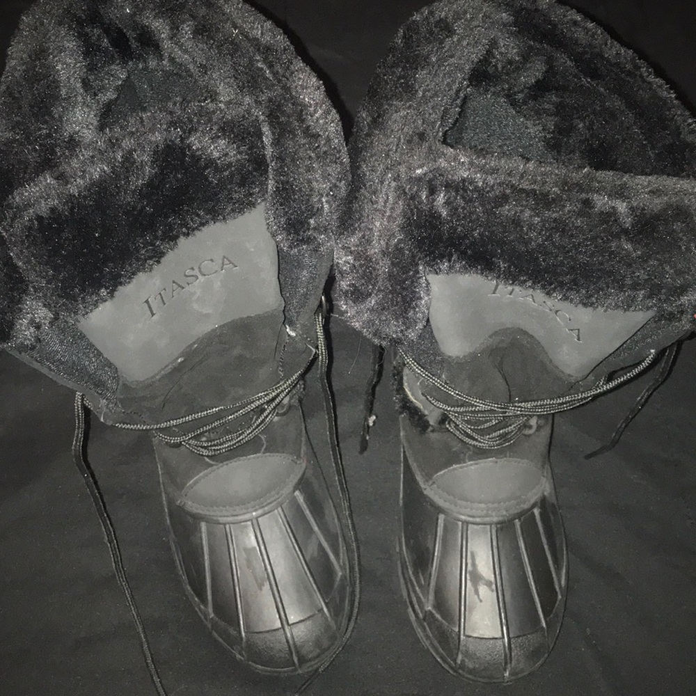 Snow boots